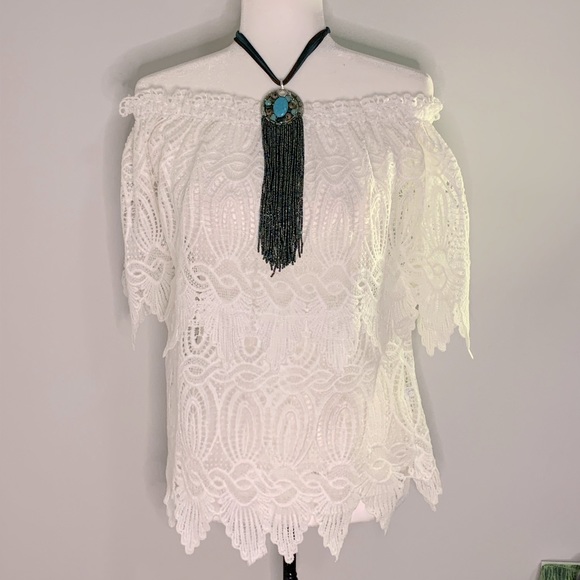 Offshoulder Lace blouse - Picture 1 of 2